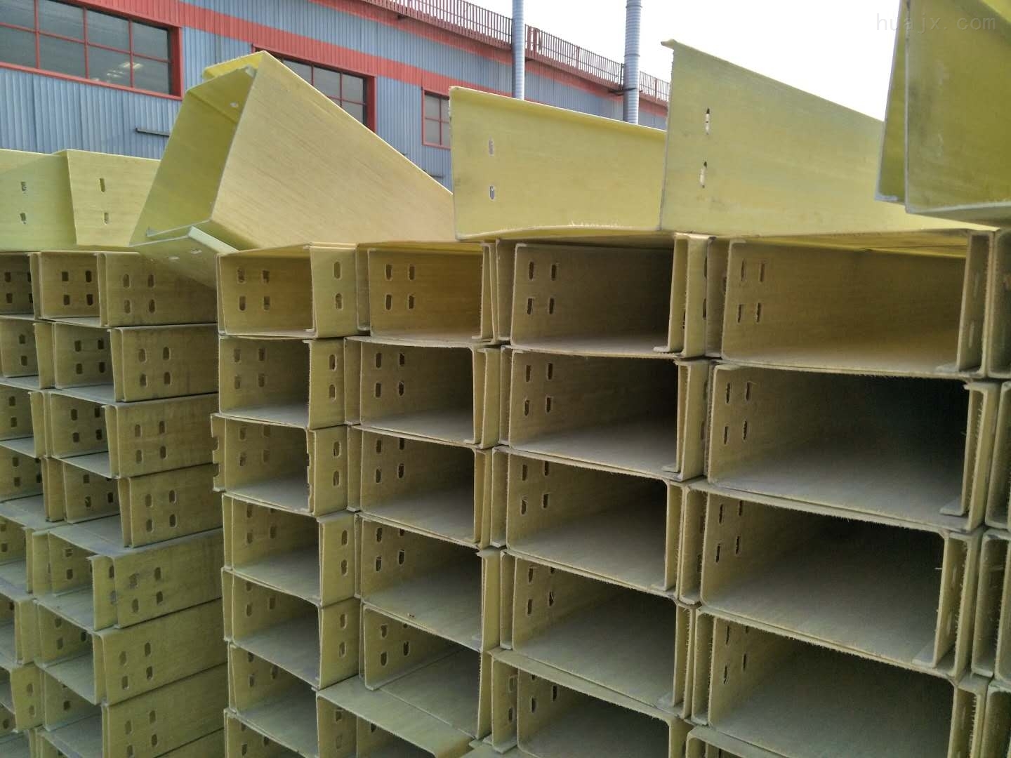 100*50-供應(yīng)青島聚氨酯復(fù)合電纜橋架出廠價(jià)格-河北盛潤玻璃鋼