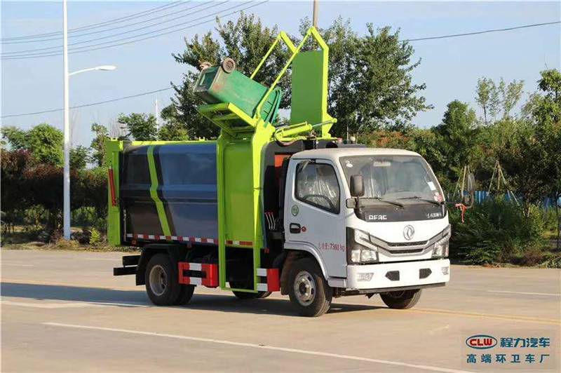 國(guó)六東風(fēng)小多利卡掛桶式垃圾車 高效物流解決方案與車輛特性解析